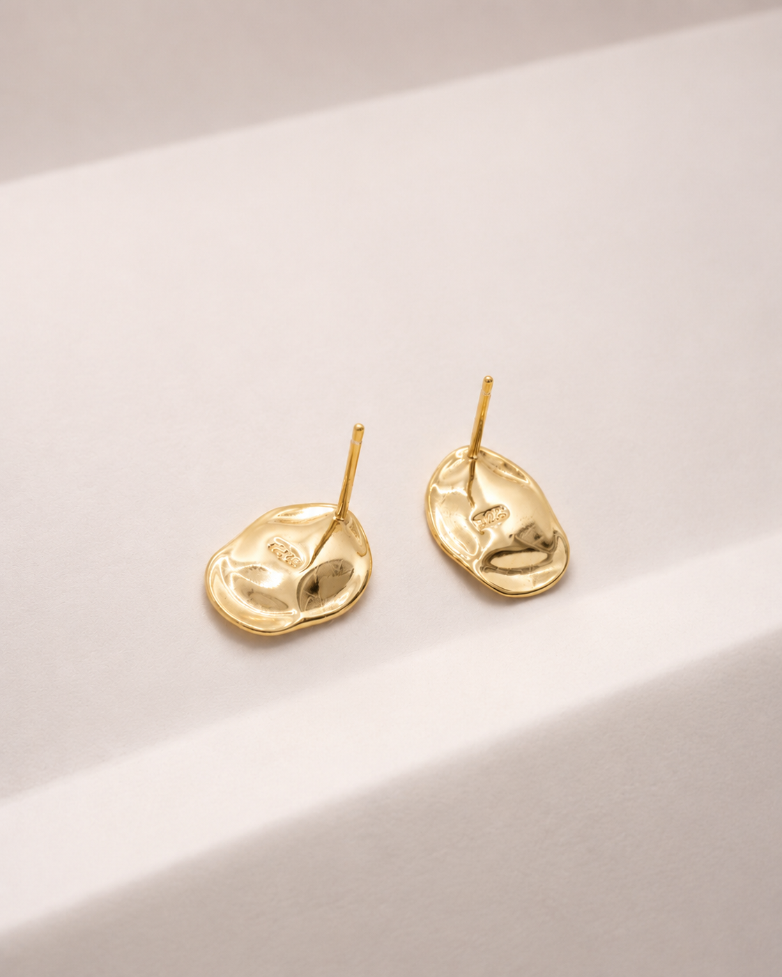 The Fluid Geometric Studs